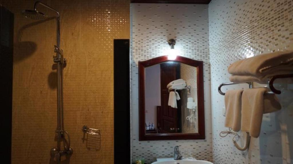 Vansana Hotel Vang Vieng Buitenkant foto
